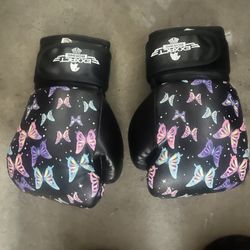 Girls Boxing Gloves 