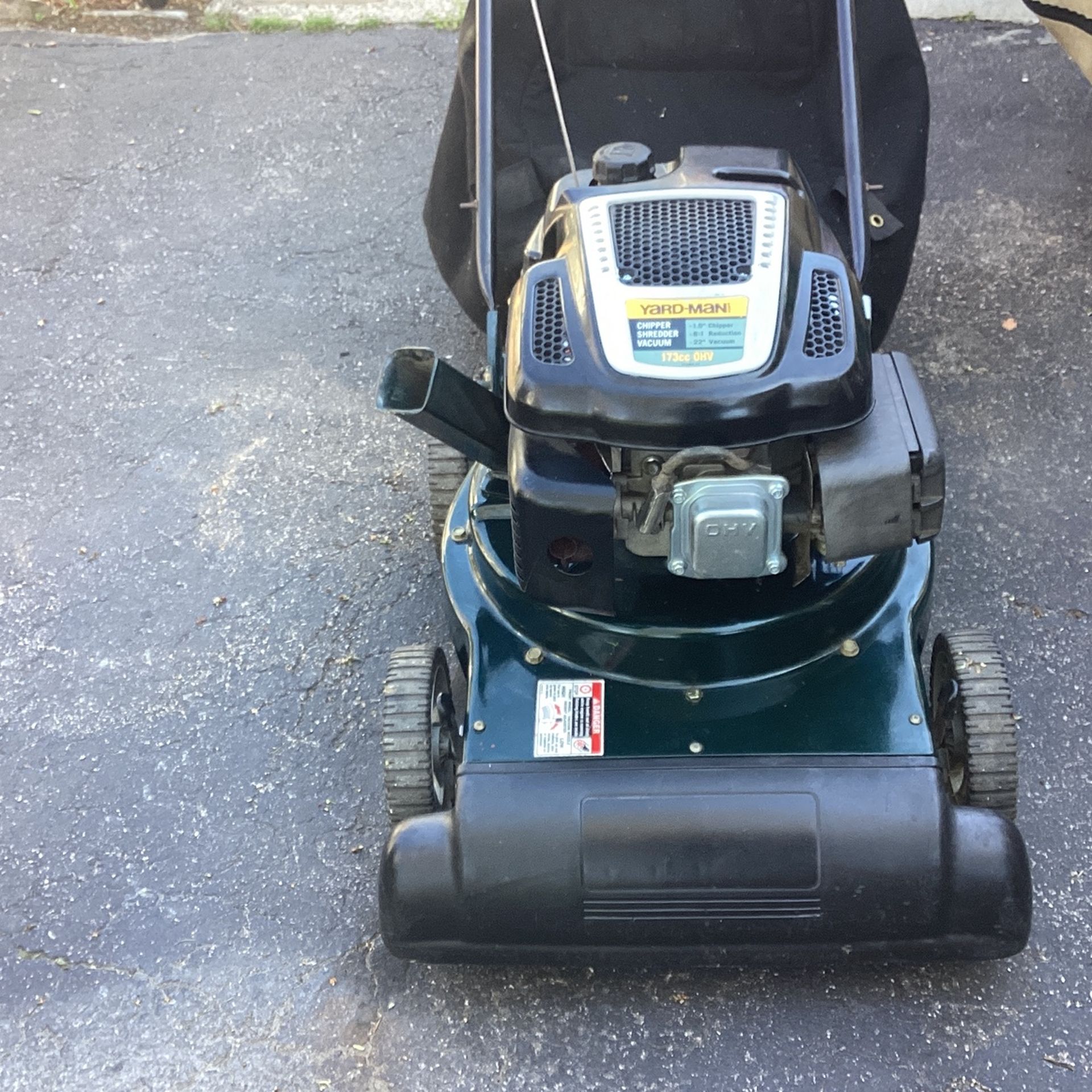 Yardman Chipper Shredder Vacuum