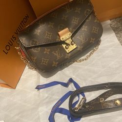 Louis Vuitton Purse