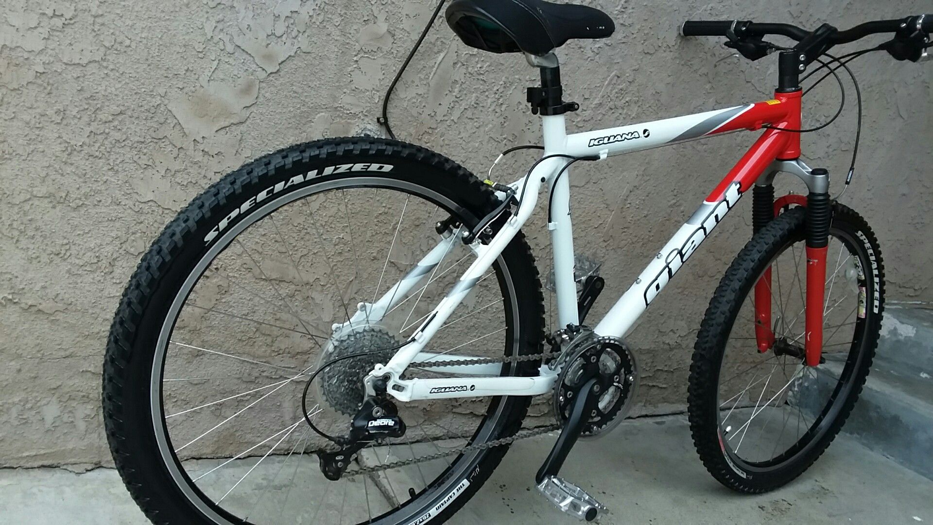 GIANT IGUANA 2000 MODEL Like new 300 no trades FIRM for Sale in Tulare CA OfferUp
