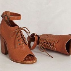 Kelsi Dagger Open Toe Boots✨