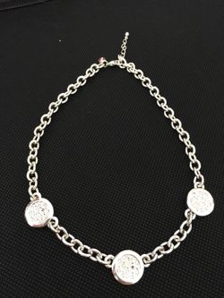 18in silver tone necklace with rinestones