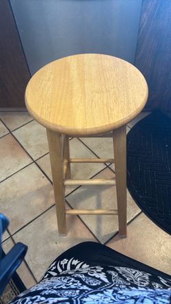 Round Wood Bar Stool