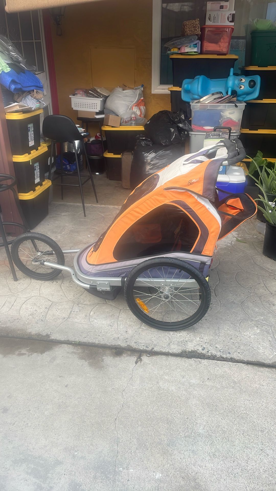 Via Velo Deluxe Jogging Stroller + Bike attachment