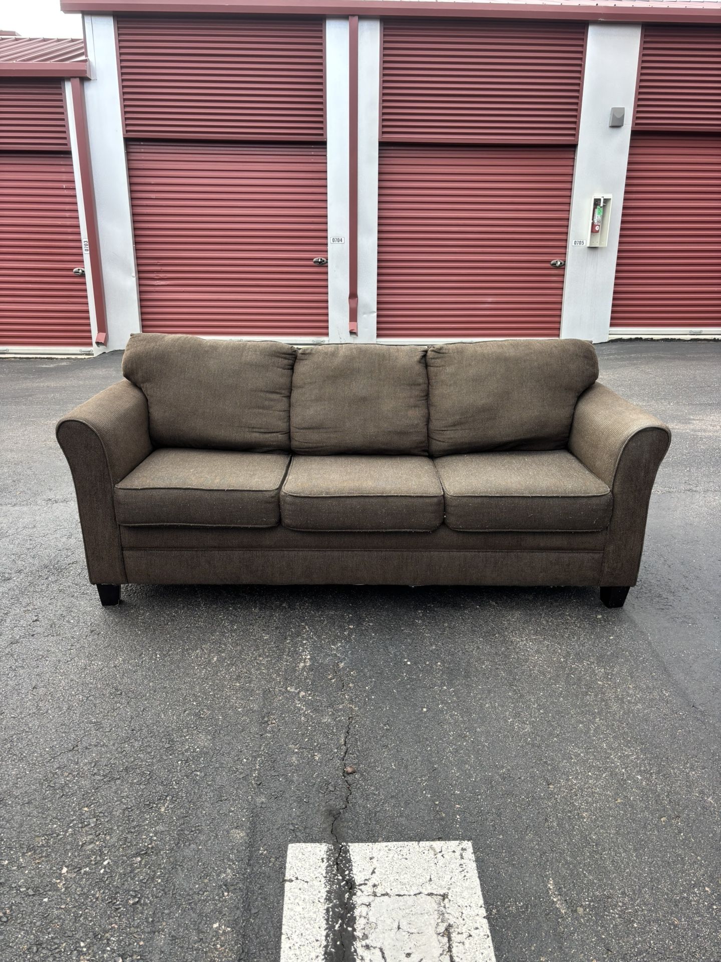 **FREE DELIVERY** Beautiful Modern Brown 3 Seater Couch