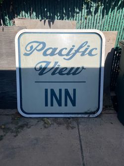Pacific View Inn sign