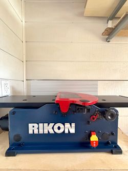 Helical Style Bench Top Jointer with SPC Coating - 8"