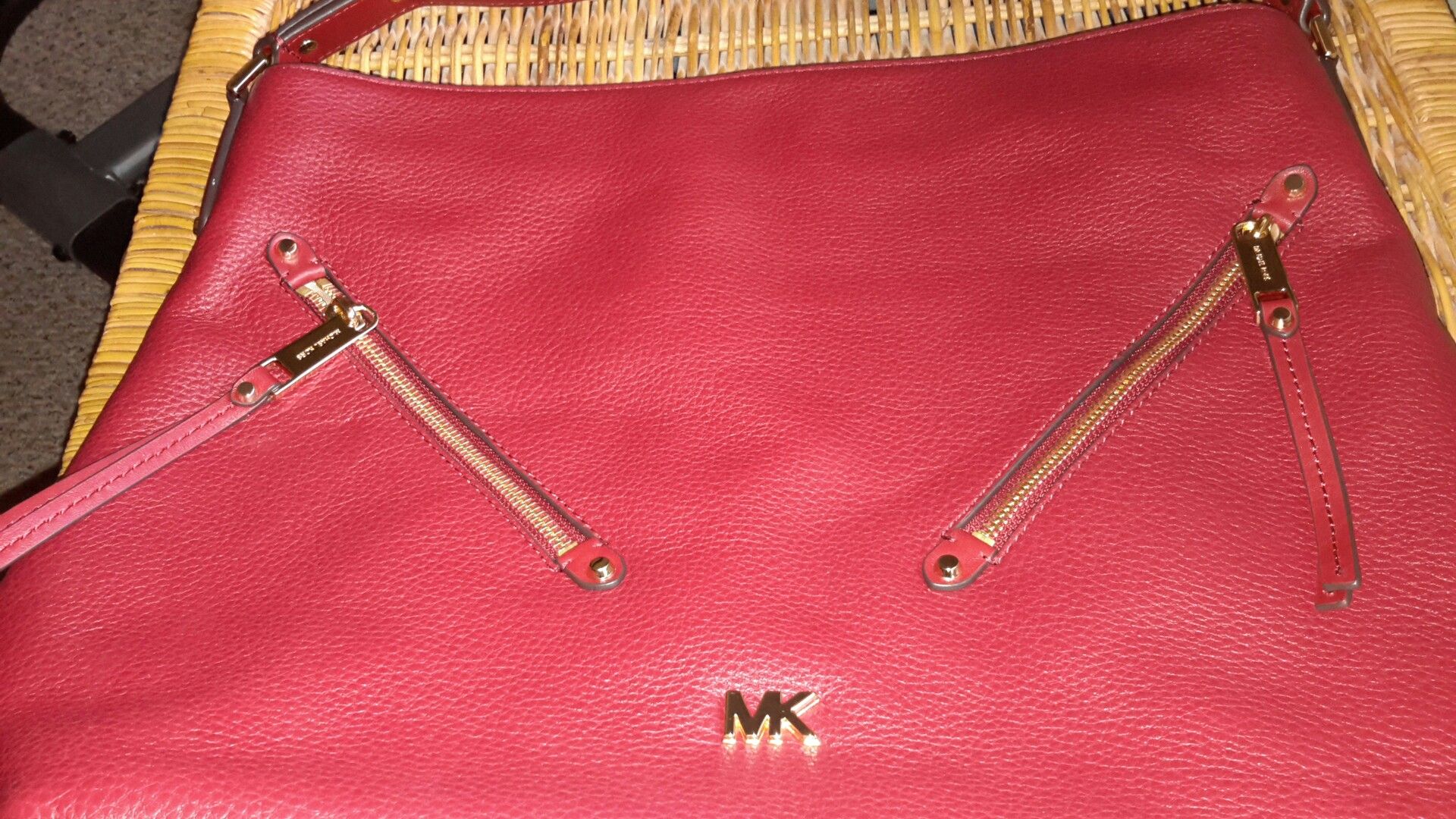 RED MICHEAL KORS PURSE (large double zipper hobo bag)