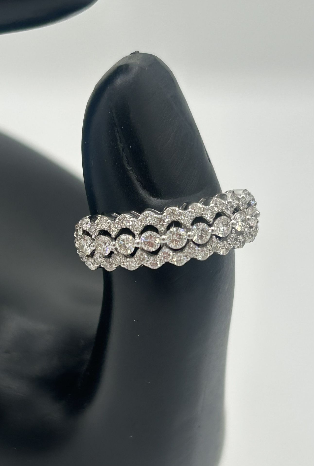 18k Gold Ring With 3/4 Caret Natural Diamonds