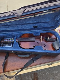 Cecilio Violin