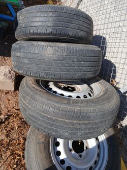 255/70/18 Michelin rim and tires $120 all 4