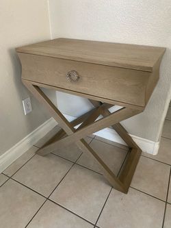 🚚Beautiful entry table perfect condition solid wood free delivery🚚