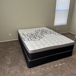 Queen Size Mattress Pillow Top 12” Thick.    ❌   New Mattress   ❌   All Sizes Available  ❌   Same Day Delivery 