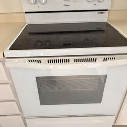 Whirlpool White Stove ❤️
