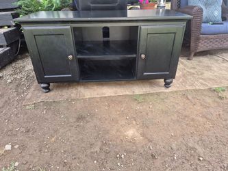 Entertainment center
