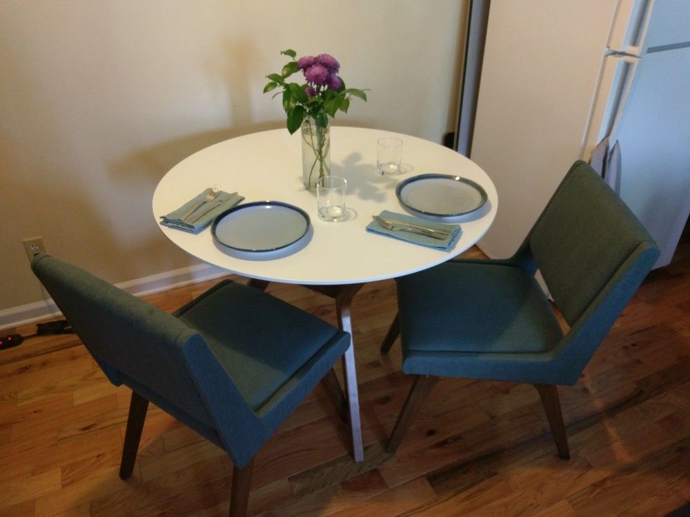 Dining Table & Chairs