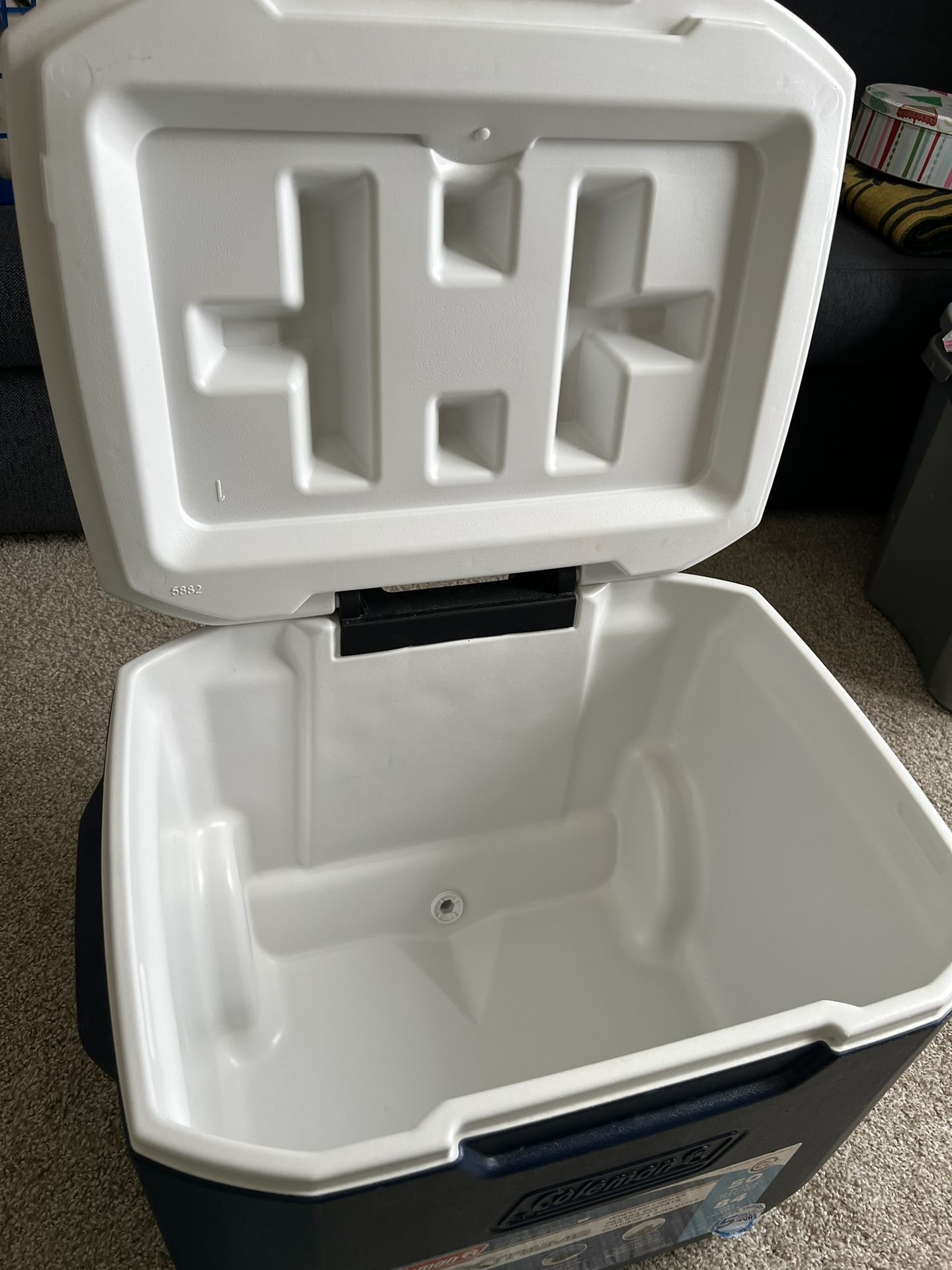 Coleman Extreme Blue Wheeled Cooler 50 Quarts