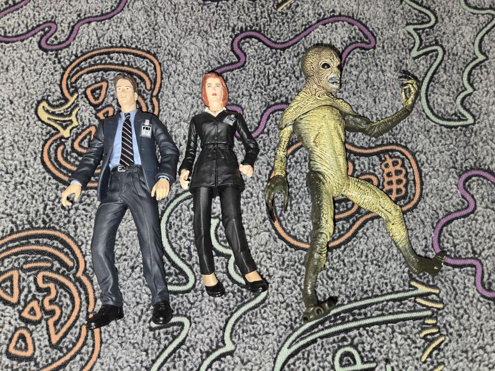 X-Files Action Figures 1998 McFarlane Toys Agent Scully & Mulder & Alien X-Files