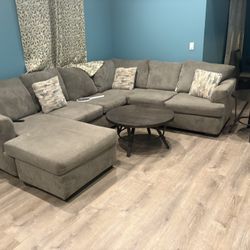 Couch For Sell Don’t Know The Brand 