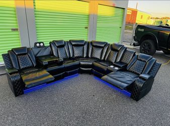 FREE DELIVERY 🚚 AND INSTALLATION - BRAND NEW 🆕 IN 📦 BLACK LEATHER POWER RECLINER 3-PCs SECTIONAL