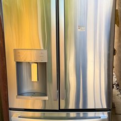 GE French Door Refrigerator – Stainless Steel – Ice Maker – Clean