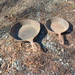 Vintage Cast Iron Frying Pans 