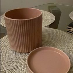Pots With Saucer