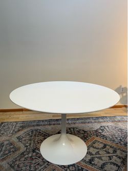 Tulip dining table