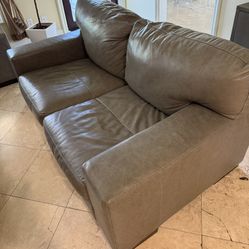 Modern Leather Sofa – Sleek, Comfortable & Timeless