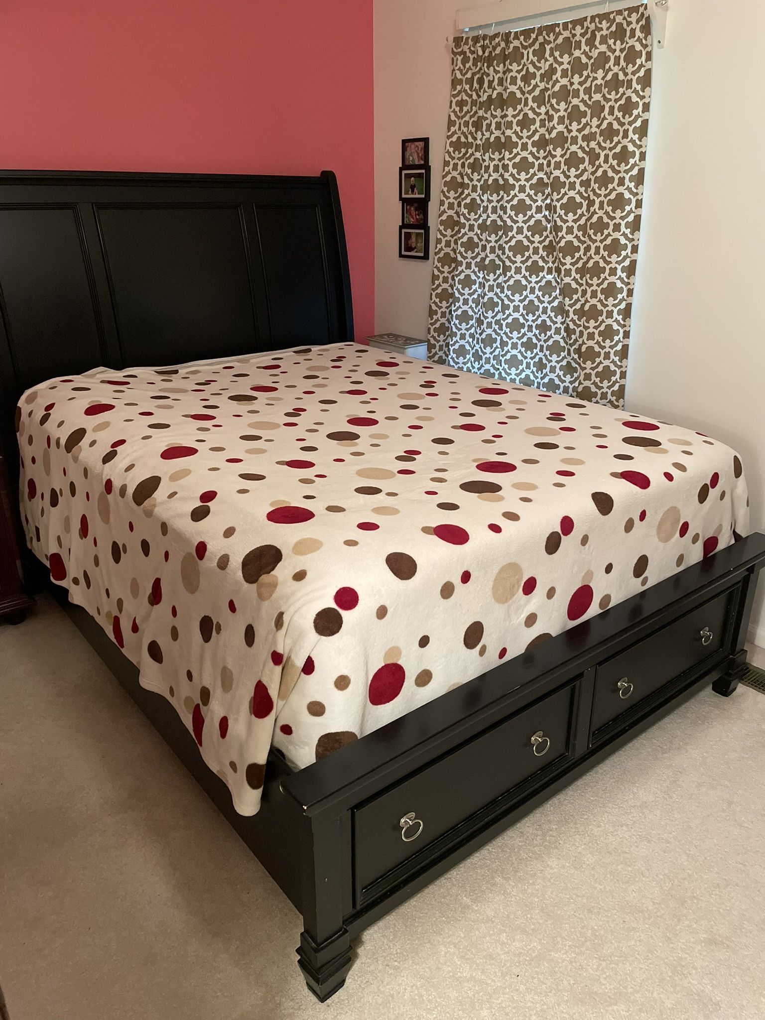 Queen Bed Frame w/ Storage Drawers – Like New!