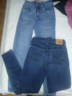 Levis womens High rise skinny jeans size 28 $20 each