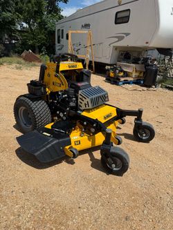 Dewalt X554 54 Inch 26 Hp Kawasaki Ft730v Efi Series Engine Stand-On Gas Mower
Part 208528 
New