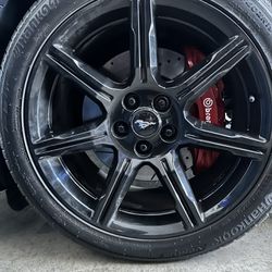 Stock 19inch black Rims For mustang 