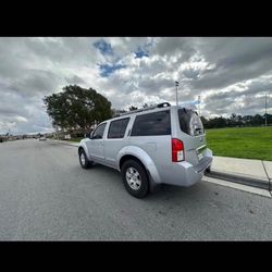 2005 nissan pathfinder 