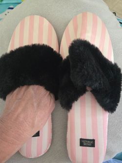 Victoria's Secret Signature Satin slippers NEW size L