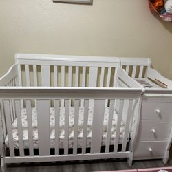 White Crib With Drawers 