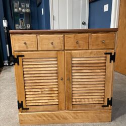 Ethan Allen Heirloom Maple Cabinet