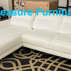 Beautiful New White Fabric Sectional (Finance & Delivery)