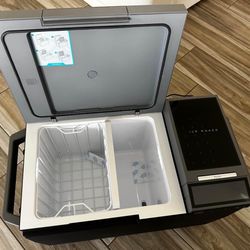 EcoFlow GLACIER Portable Refrigerator + GLACIER Plug-in Battery