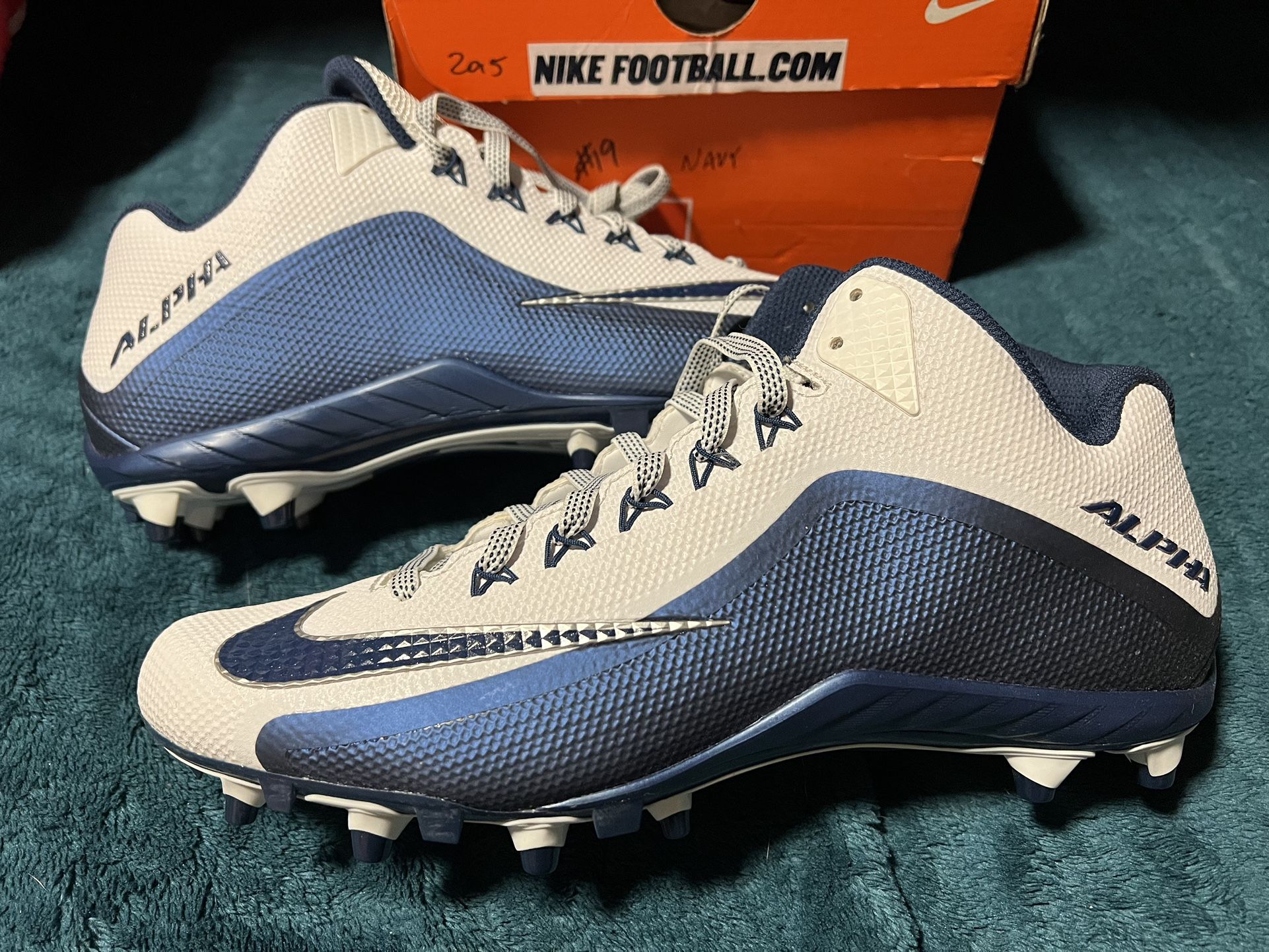 NIKE ALPHA PRO FOOTBALL CLEATS