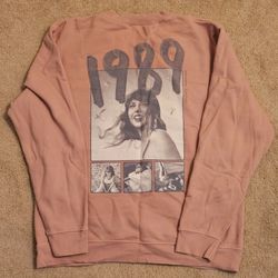 Taylor Swift Apparel - T-Shirts & Sweatshirts - X-Large