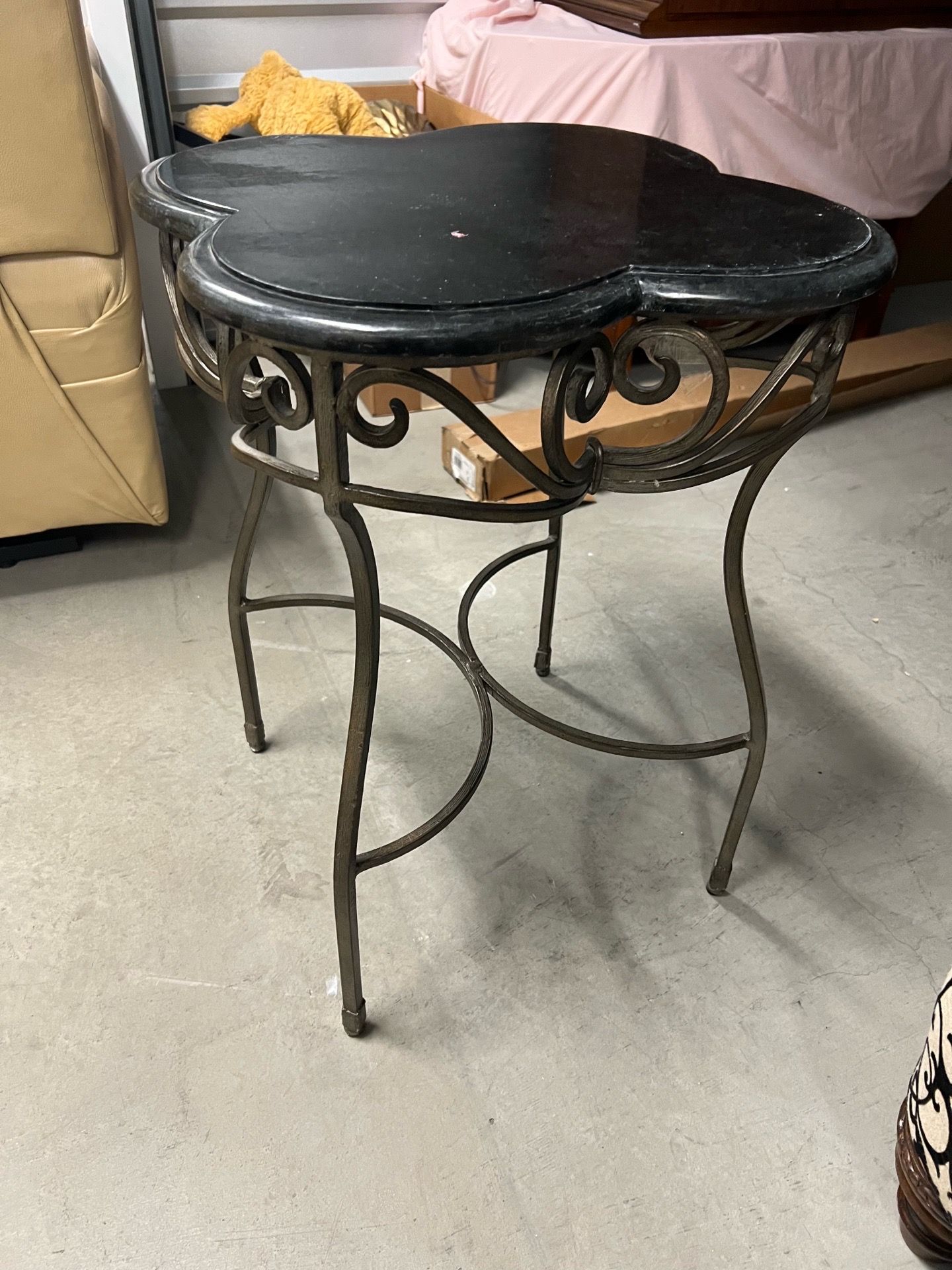Small Black table, marble top