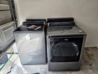 Whirlpool Cabrio Washer & Dryer Set