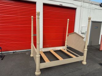 Collectible canopy bed Stanley furniture