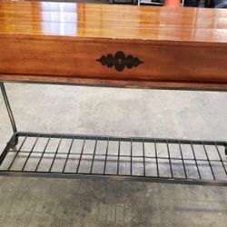 Beautiful Raymour & Flanigan Storage Console Table $115 -33071 Coral Springs