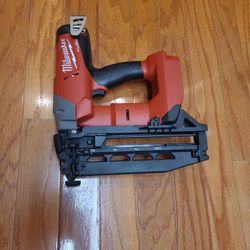 Milwaukee M18 'Fuel' Straight Finish Nailer
