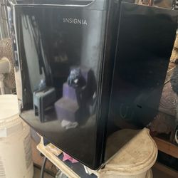 Mini Fridge 