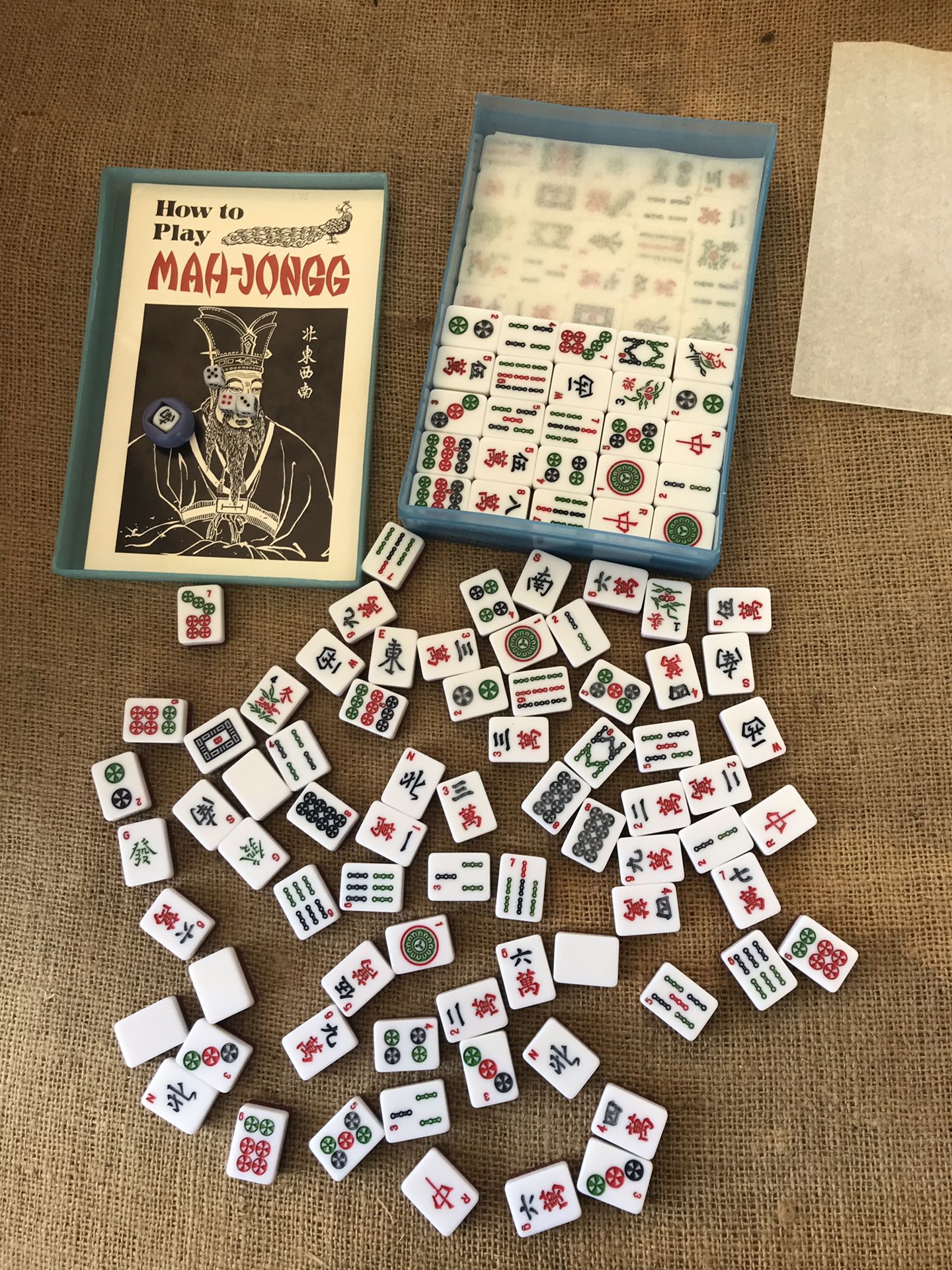 Mahjong game set