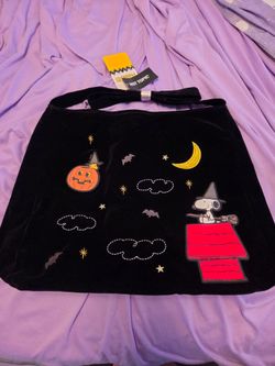 Her Universe Peanuts Snoopy Woodstock Halloween Hobo Bag