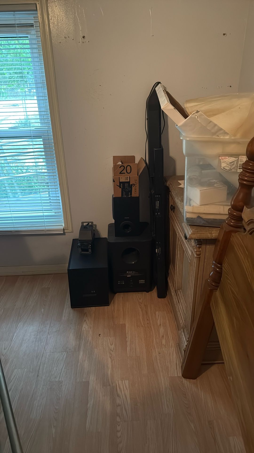 Surround Sound Speakers And remote base